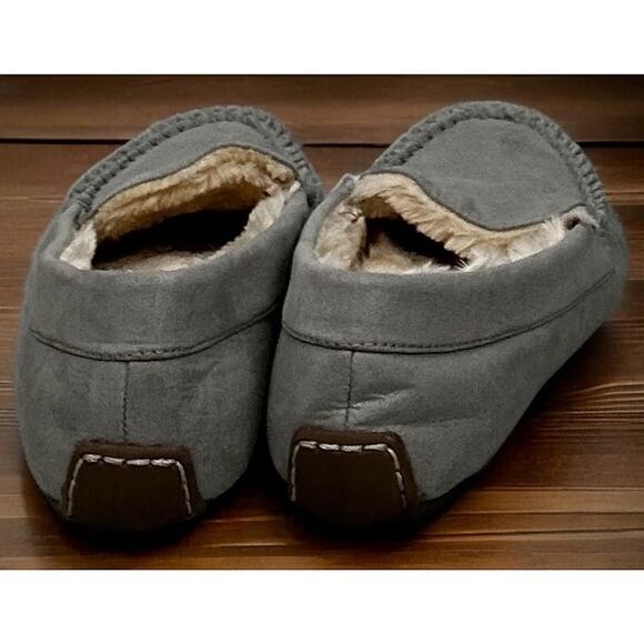 Floopi Women's 9 Lily Moccasin Faux Suede Slippers In Light Grey - Picture 3 of 4